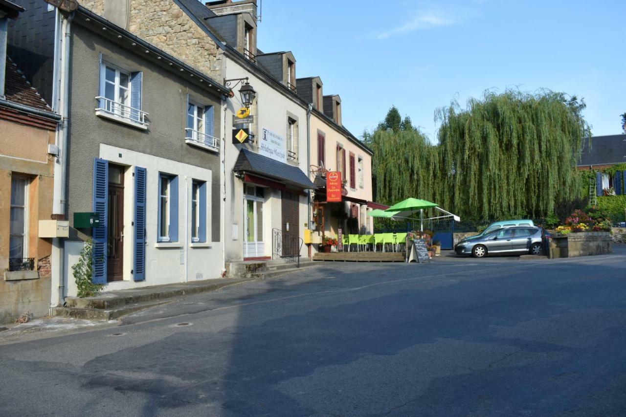 Place De La Fontaine Cheniers Exteriér fotografie